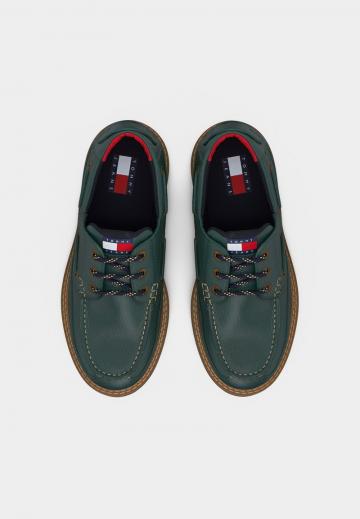 Ботинки на шнуровке