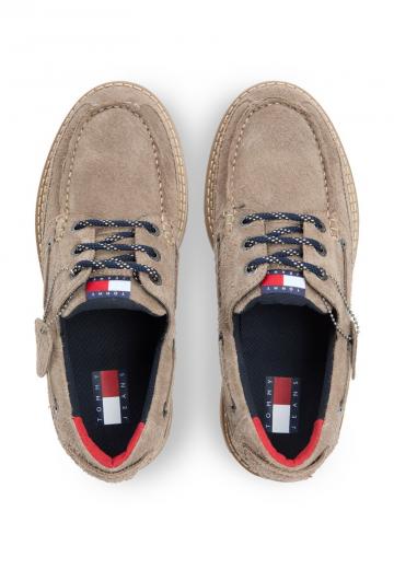 Ботинки на шнуровке