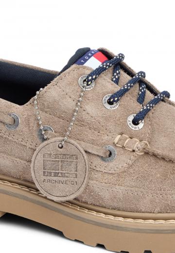 Ботинки на шнуровке