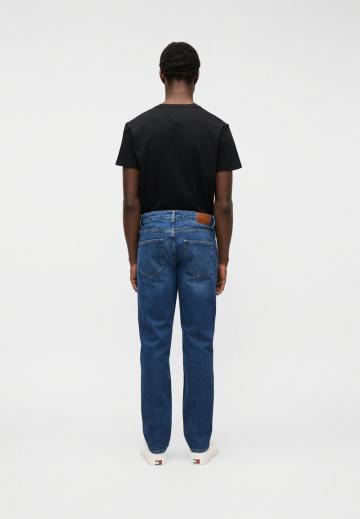 Узкие джинсы