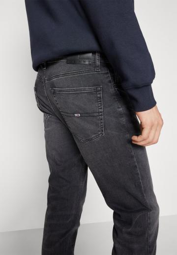 Узкие джинсы