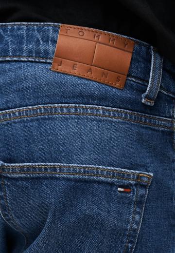 Узкие джинсы