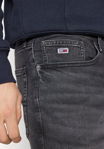 Узкие джинсы