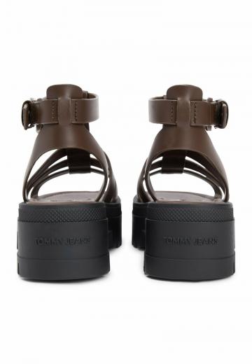 Босоножки на платформе