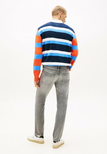 Узкие джинсы