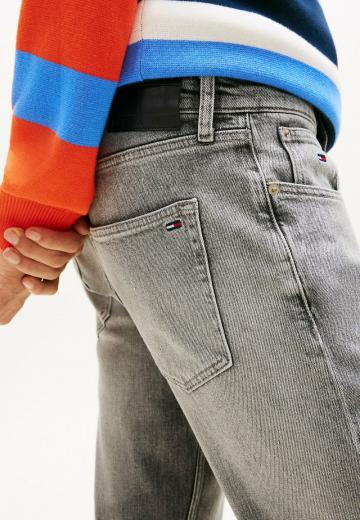 Узкие джинсы