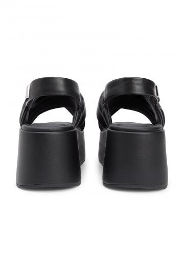 Босоножки на танкетке