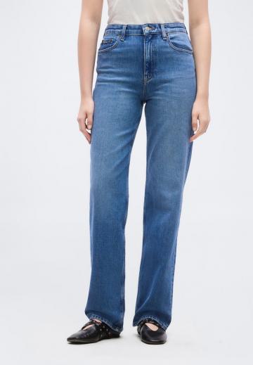 Прямые джинсы