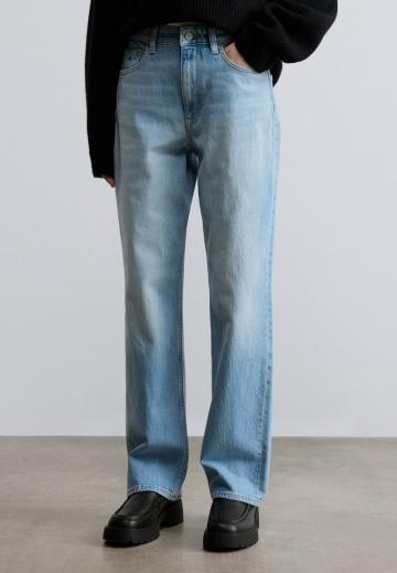 Прямые джинсы
