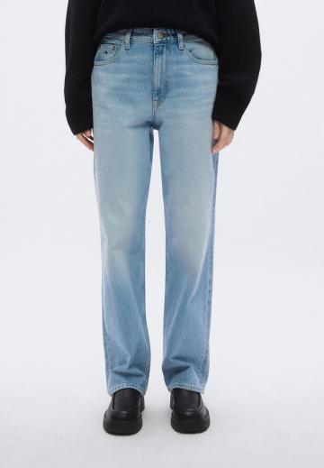 Прямые джинсы