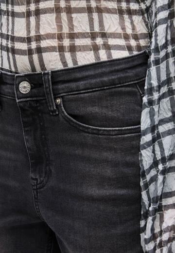 Узкие джинсы