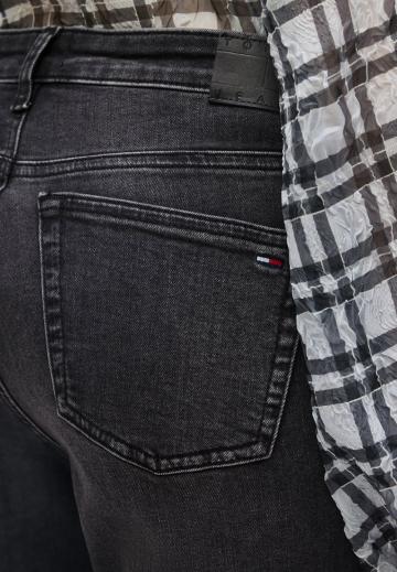 Узкие джинсы