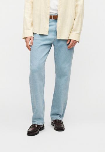 Прямые джинсы