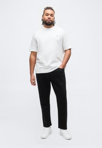 Узкие джинсы