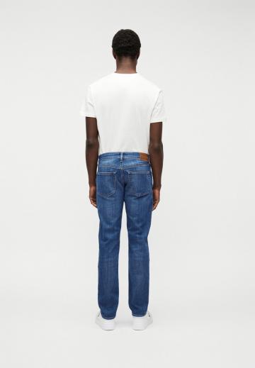 Узкие джинсы