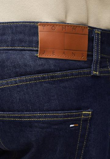 Узкие джинсы