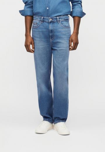 Прямые джинсы
