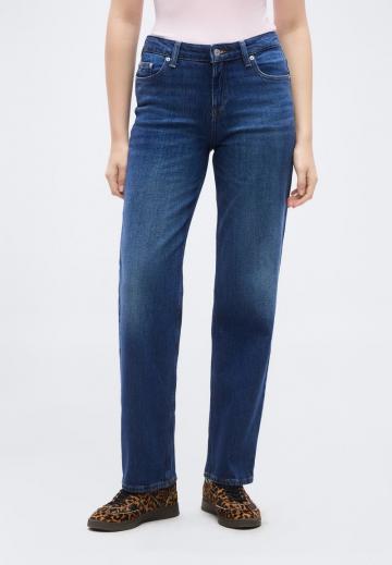 Прямые джинсы