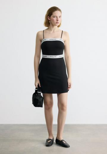 Короткое платье