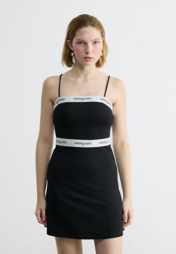 Короткое платье