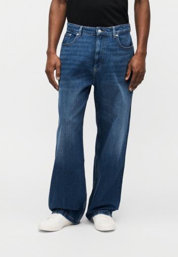 Свободные джинсы