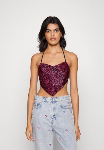 Топ на бретельках