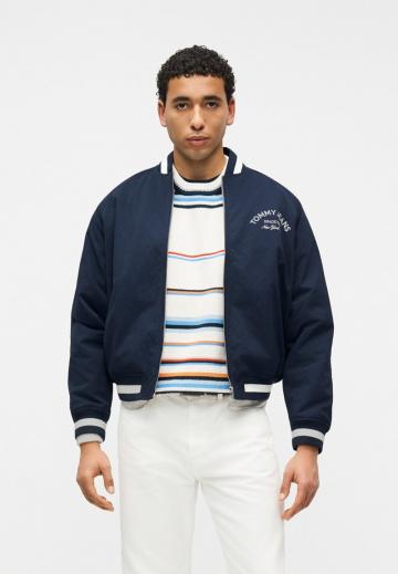 Куртка бомбер