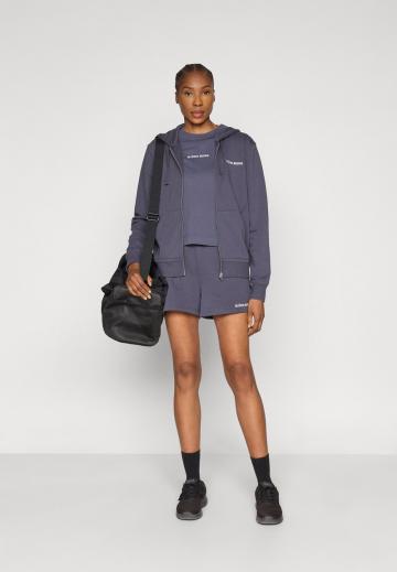 Спортивная толстовка