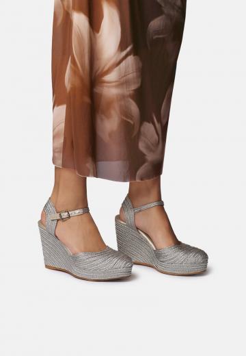 Туфли на высоком каблуке