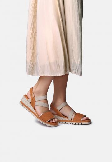 Босоножки на танкетке