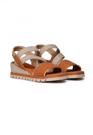 Босоножки на танкетке