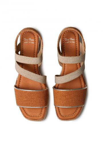 Босоножки на танкетке