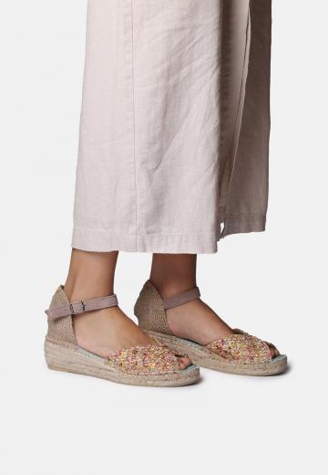 Туфли на танкетке