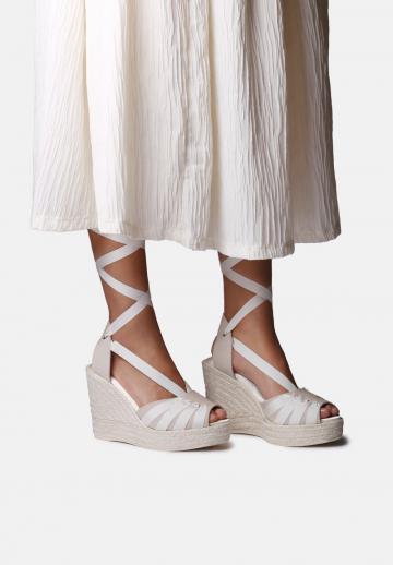 Туфли на танкетке