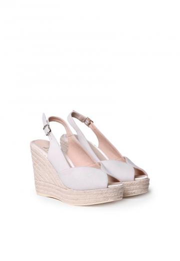 Босоножки на танкетке