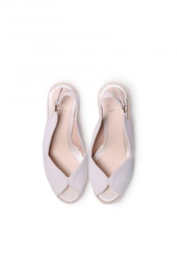 Босоножки на танкетке