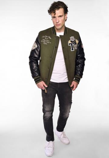 Куртка бомбер