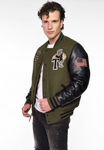 Куртка бомбер