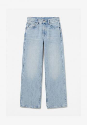 Клешеные джинсы