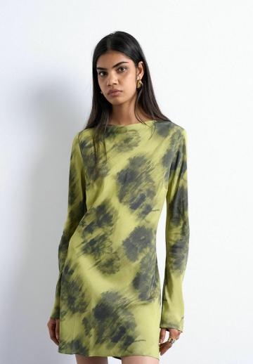 Короткое платье