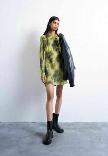 Короткое платье