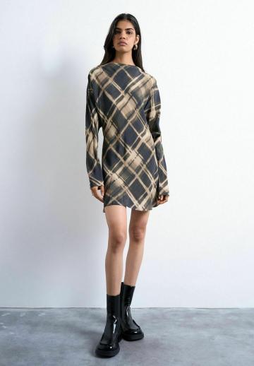 Короткое платье