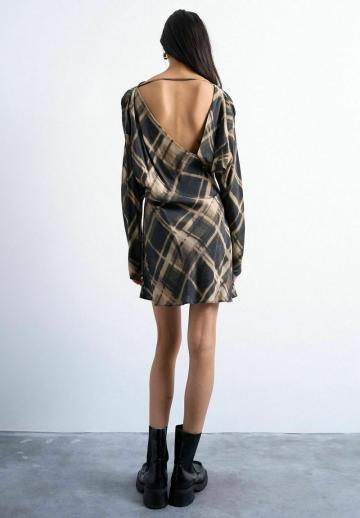 Короткое платье