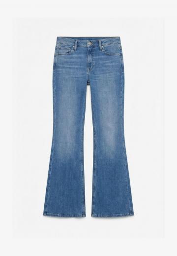 Клешеные джинсы