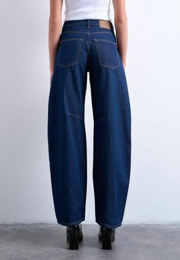 Свободные джинсы