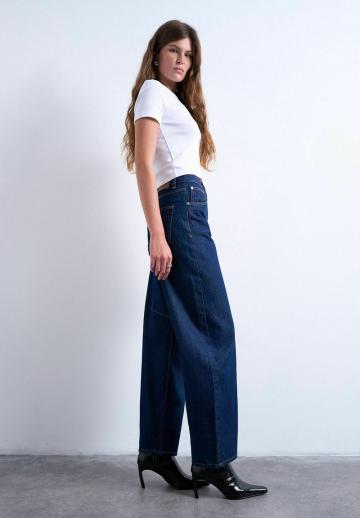 Свободные джинсы