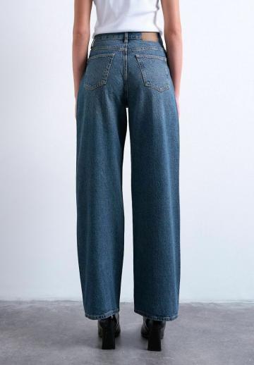 Свободные джинсы