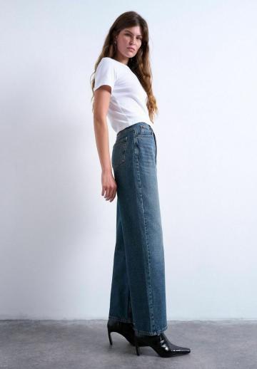 Свободные джинсы