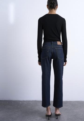 Прямые джинсы