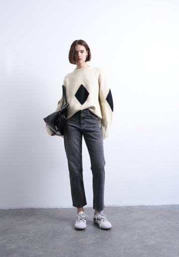 Прямые джинсы